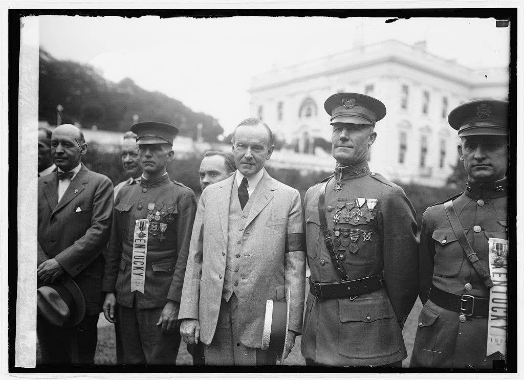 Woodfill with President Calvin Coolidge after the war. (worldwar1centennial.org)