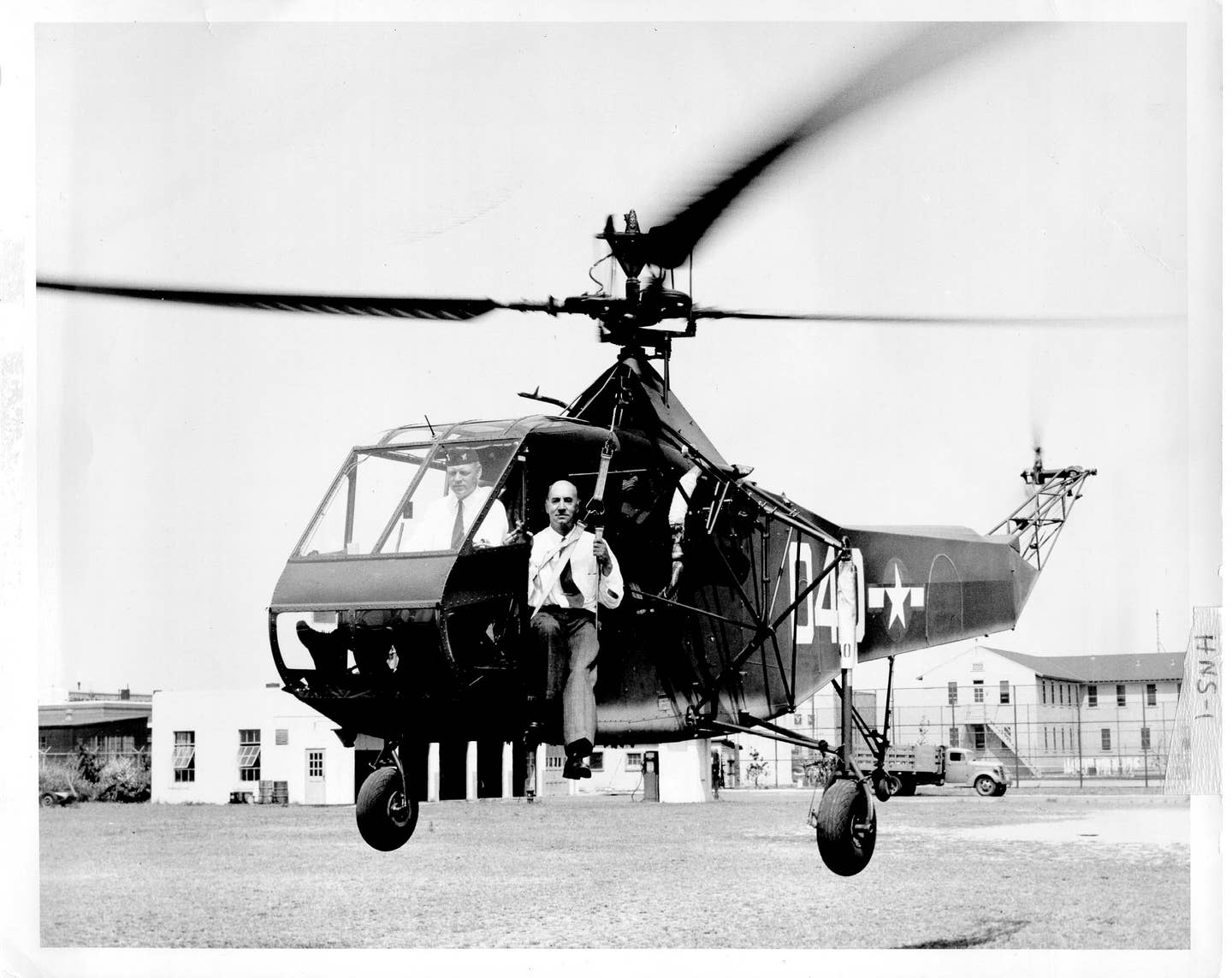r-4 helicopter
