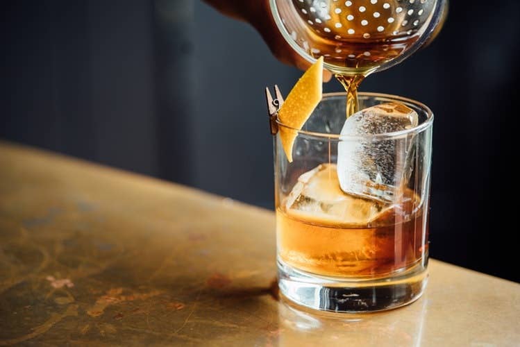 5 simple whiskey cocktails to make this summer