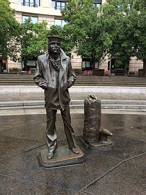 The original Lone Sailor at Washington, D.C.'s Navy Memorial. (Wikimedia Commons)