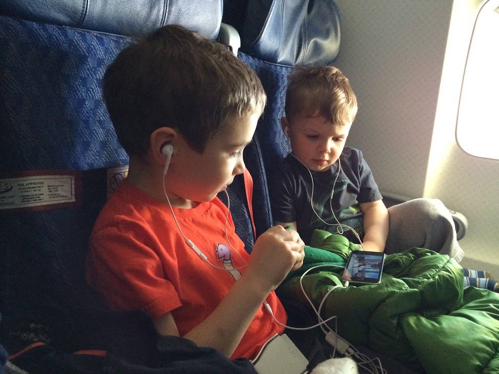 Traveling with kids while your spouse is deployed