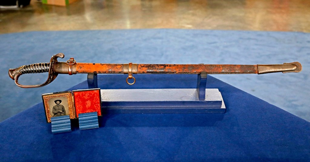 1st lieutenant civil war sword grave rob confederate