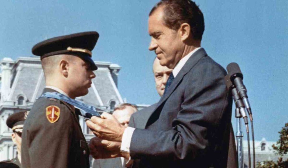 MIGHTY 25: Meet MOH recipient Col Jack Jacobs whose bravery should ...
