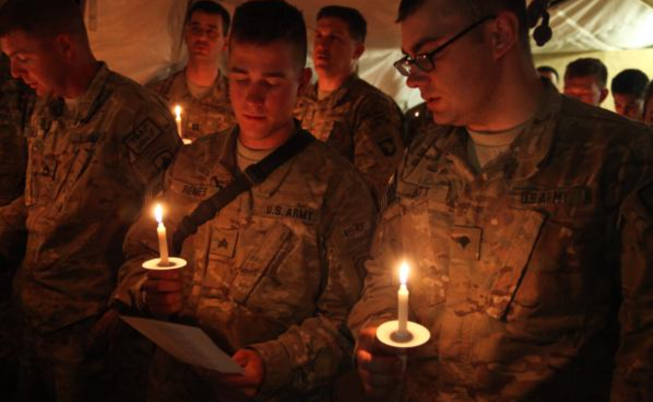 how deployed soldiers celebrate christmas with candles
