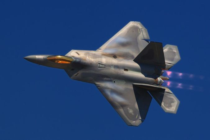 Why advanced fighter jets still carry guns