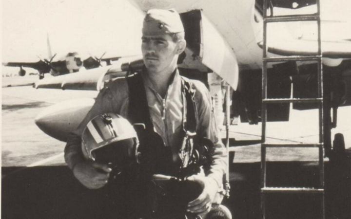A Marine fought at Iwo Jima with an aircraft machine gun