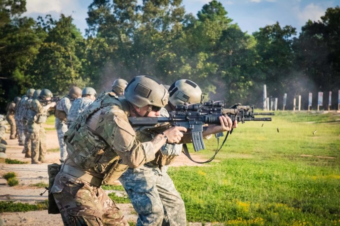 Watch Green Berets demonstrate a lot of cool firepower