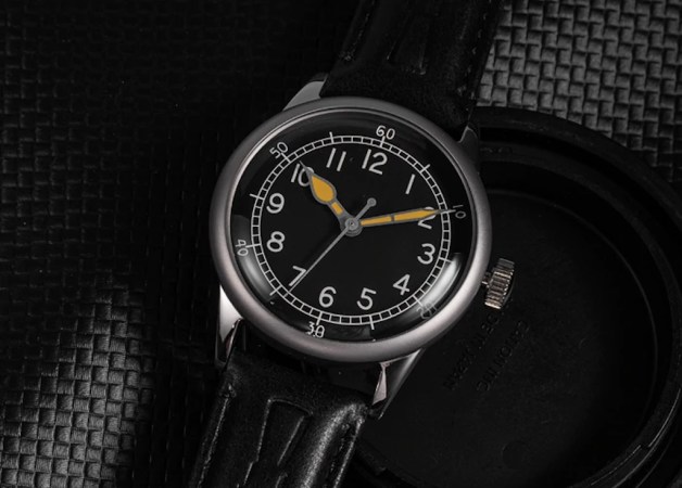This military-inspired watch was worn by General Pershing, Jackie Kennedy and Princess Diana