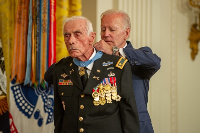 How the top 7 war medals are issued to troops