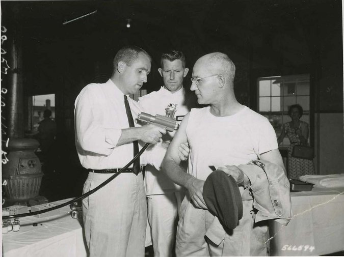 Ww2 Injections The US military used compressed air for vaccines for 30 years