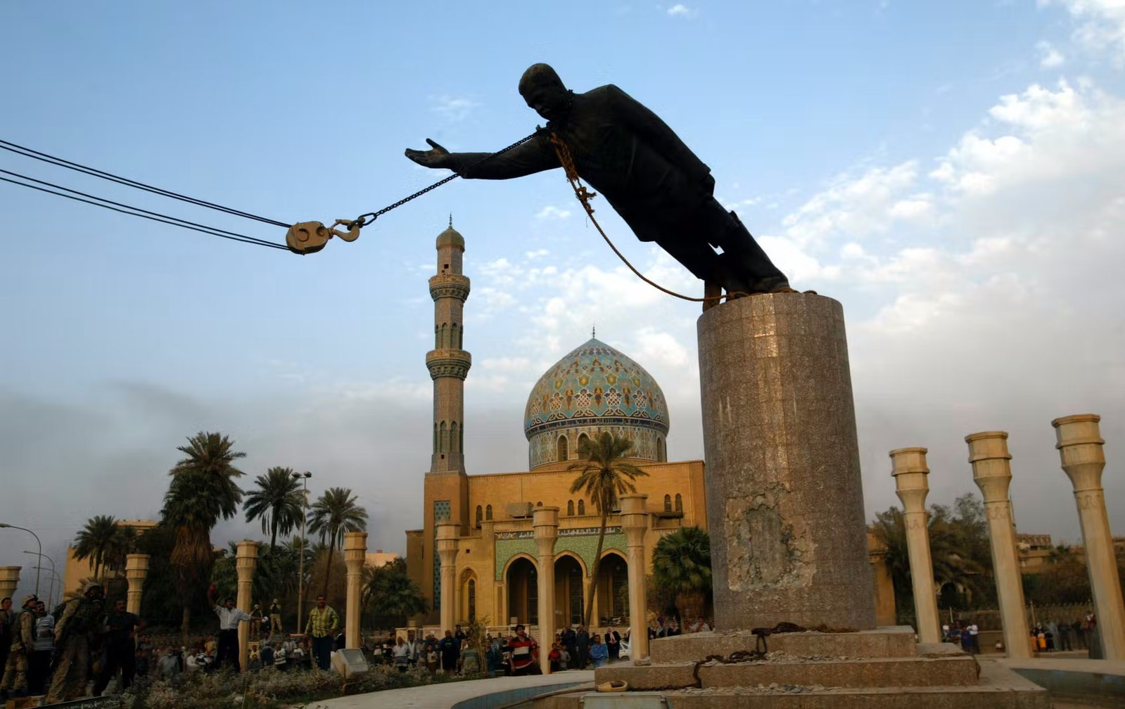 operation iraqi freedom saddam statue falling