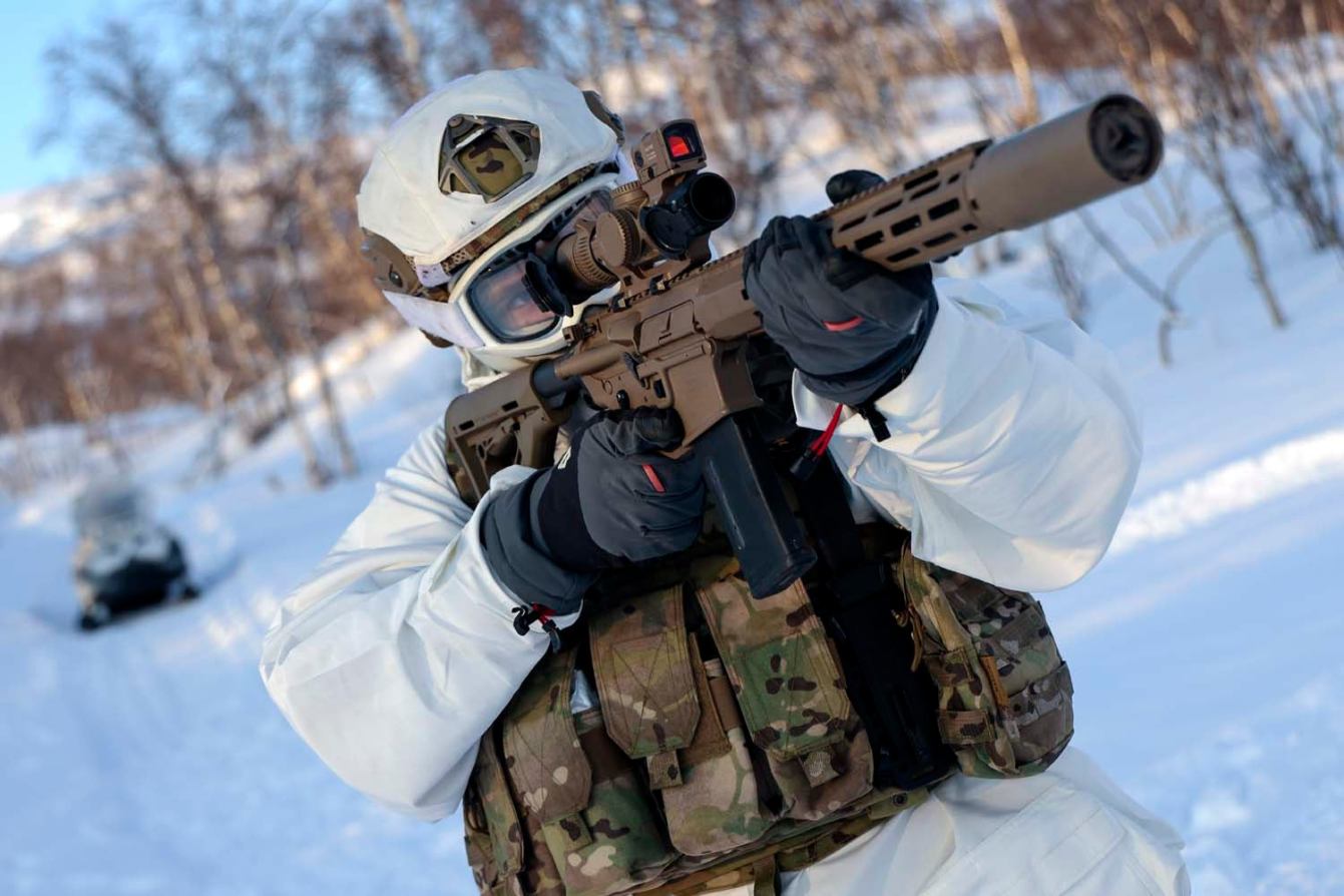 Royal Marine Commandos are getting Knight’s Armament rifles