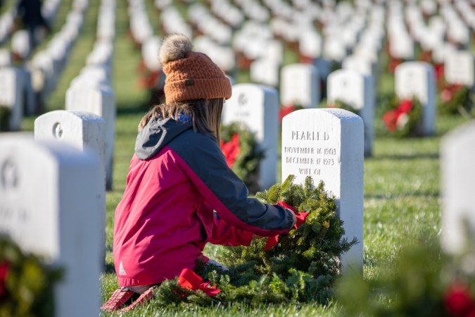 Where you can see the traveling Wreaths Across America exhibit this winter