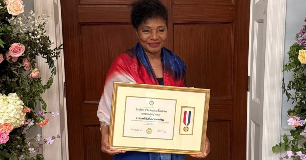 edna cummings DAR medal of honor