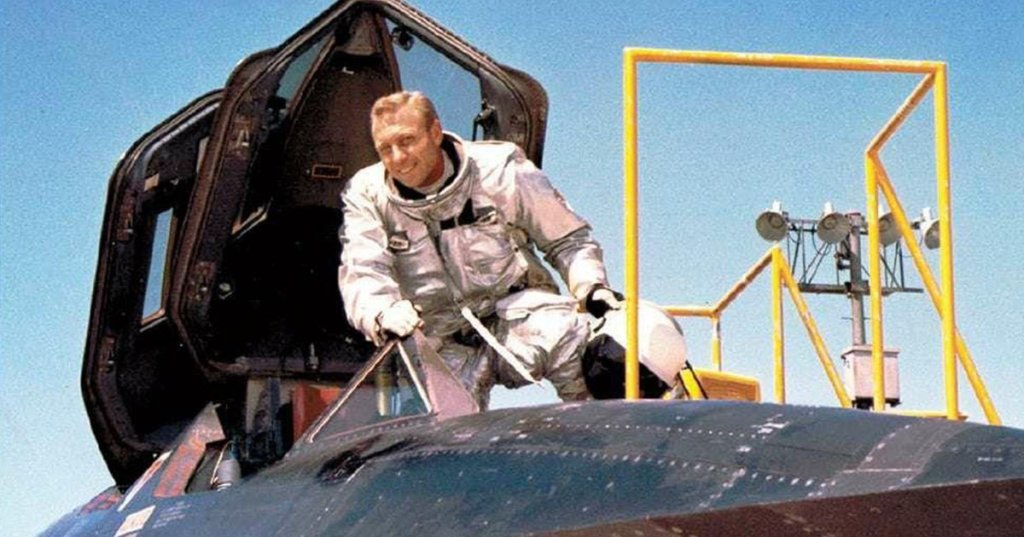 weaver sr-71 lockheed