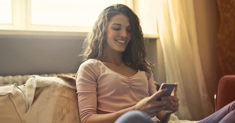 civilian friends texting Andrea Piacquado pexels