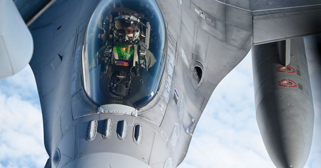 tiktok F-16 fighting falcon dvids