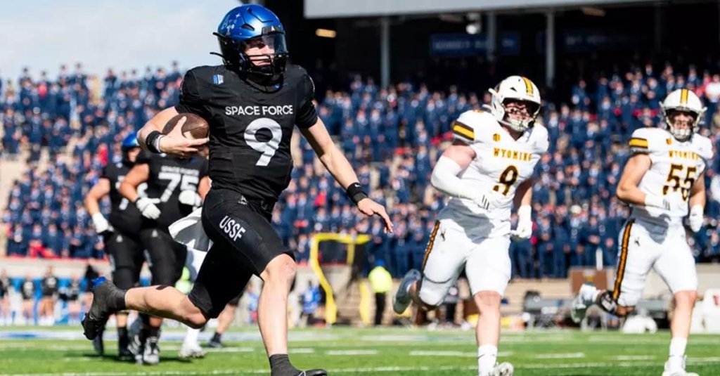 academy football air force falcons beat wyoming AFA