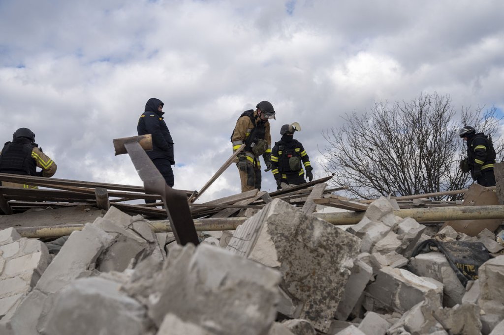recycled concrete ukraine rubble getty