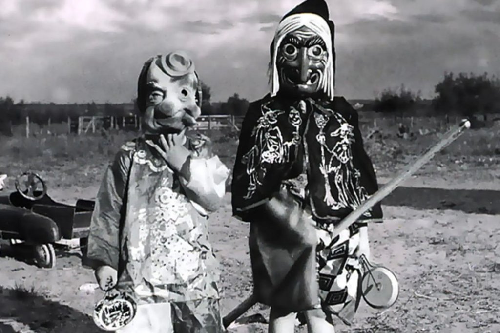 vintage 1960s trick-or-treating costumes