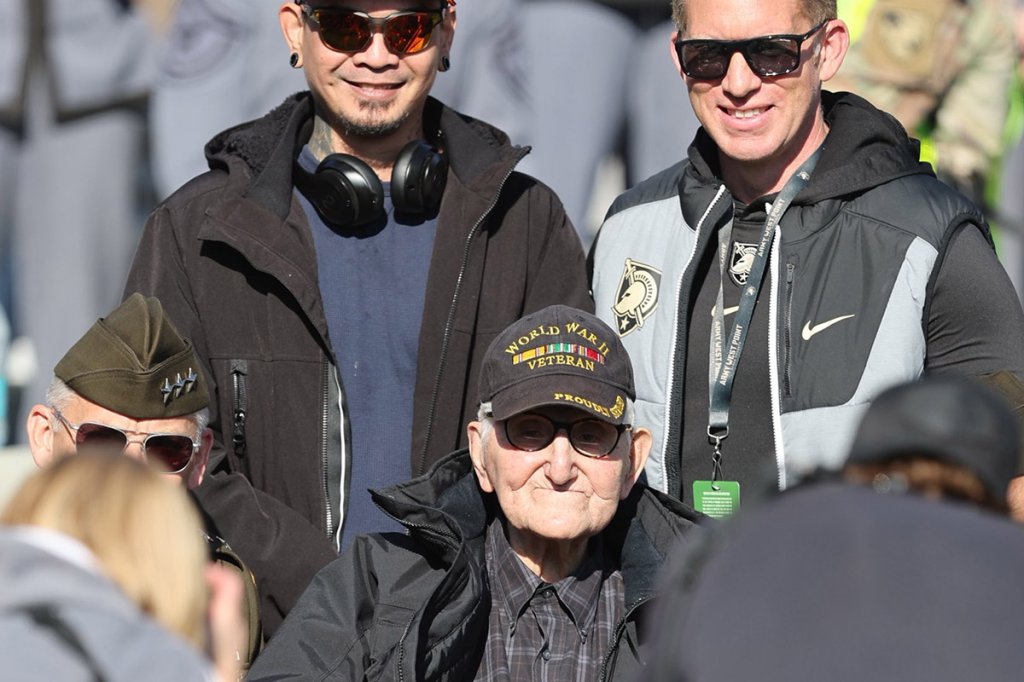 acadmey football wwwII veteran army