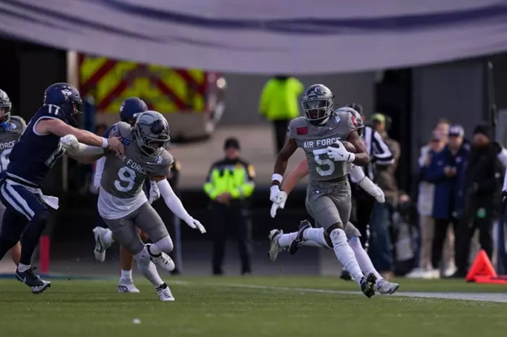falcons uconn runn air force academy