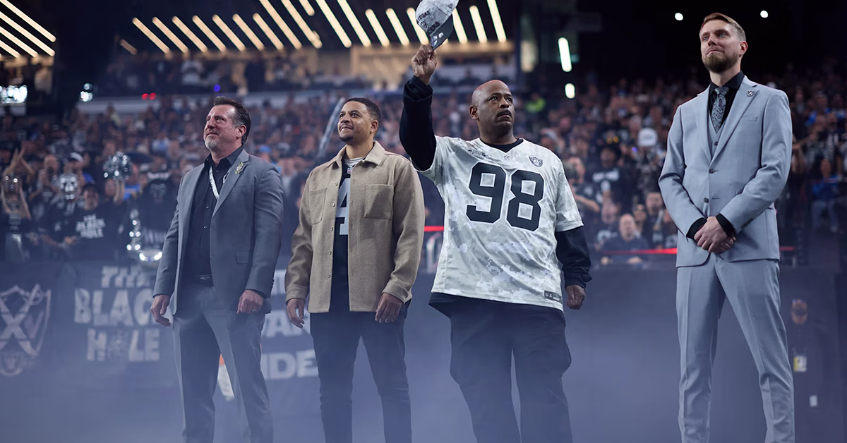 salute to service award raiders