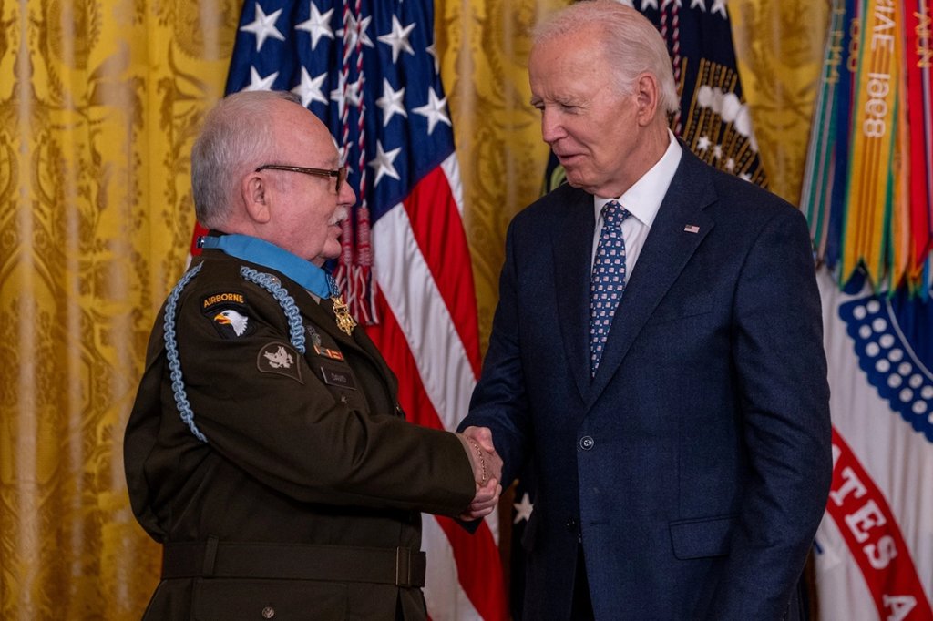 good news stories 2025 kenneth david medal of honor army