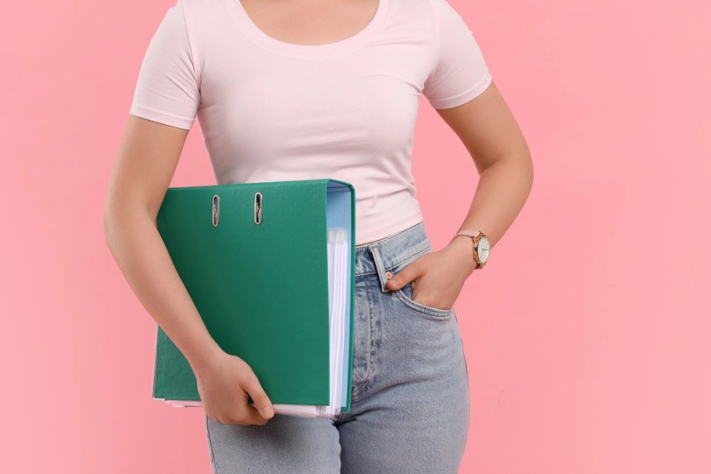 milspouse binder savvy shutterstock