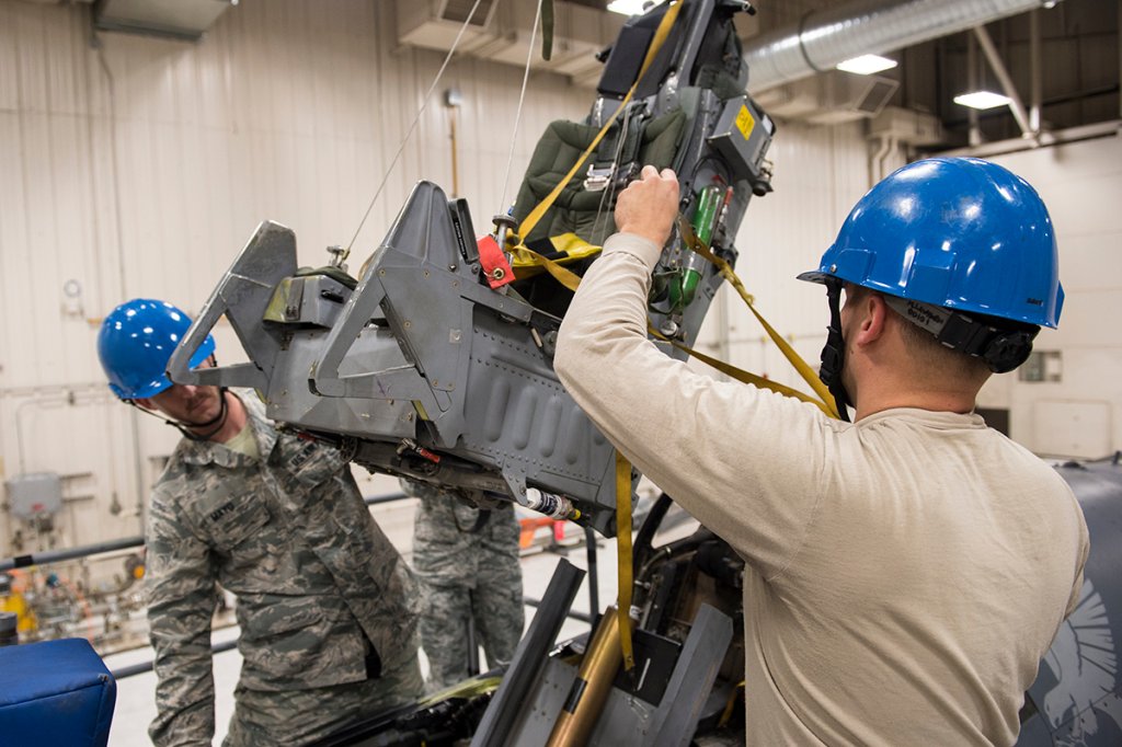 F-16 Fighting Falcon ejection seat