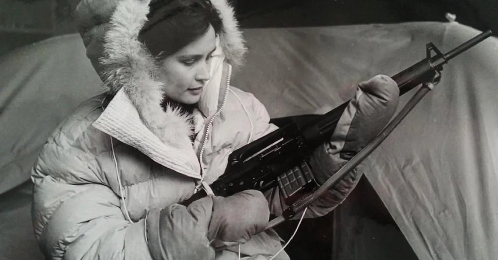 airline weapons klm flight attendant