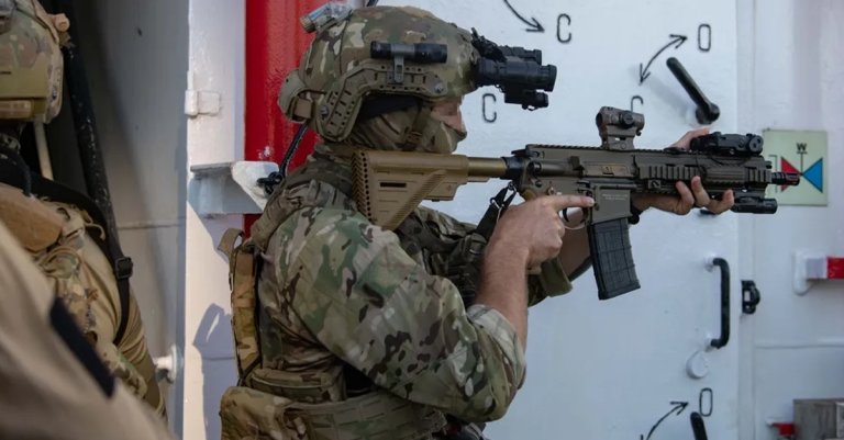 HK416 navy seals training