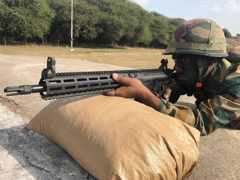 Indian Army with SIG716, made by engineers of HK416
