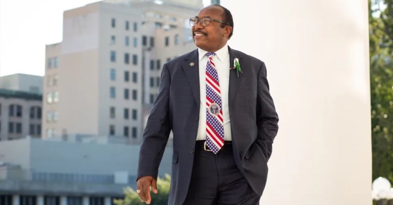 dr saul lankster vietnam veteran congressional gold medal