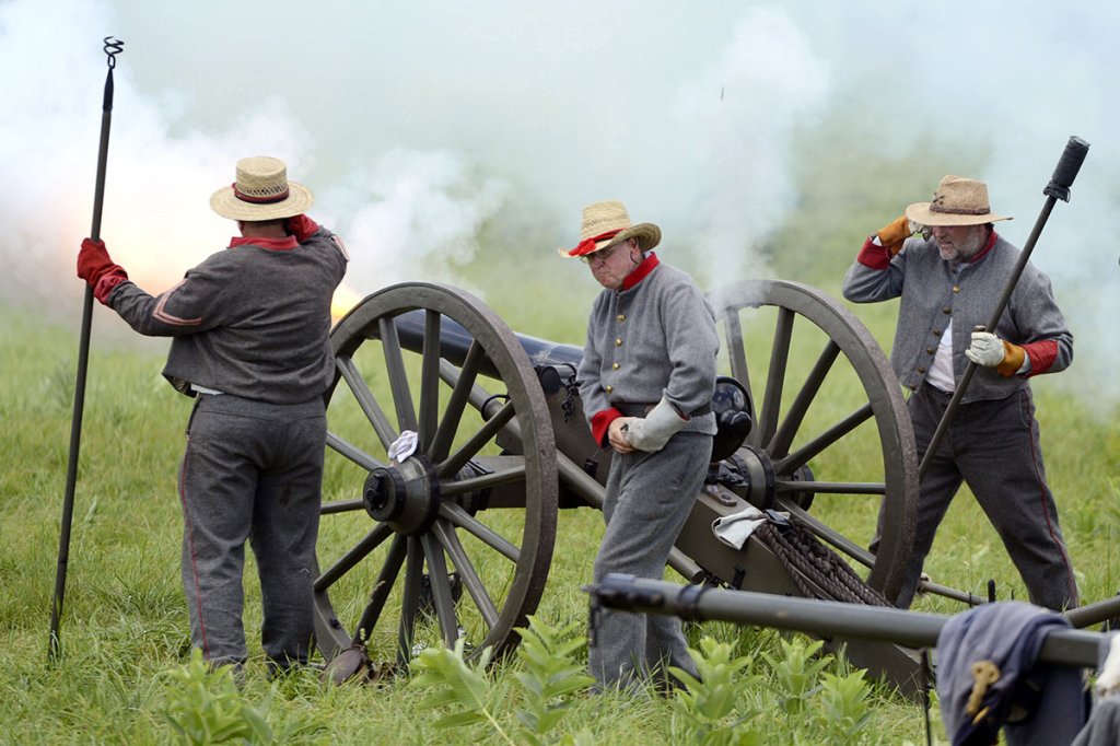 Civil War reenactors