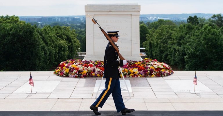 A sentinel walks the 21 steps at the Tomb of the Unknown Soldier (U.S. Army)
