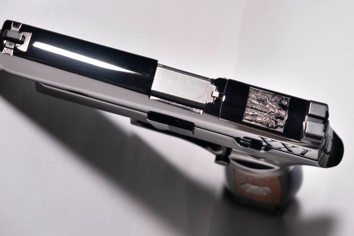 tomb of the unknown soldier pistol top view army