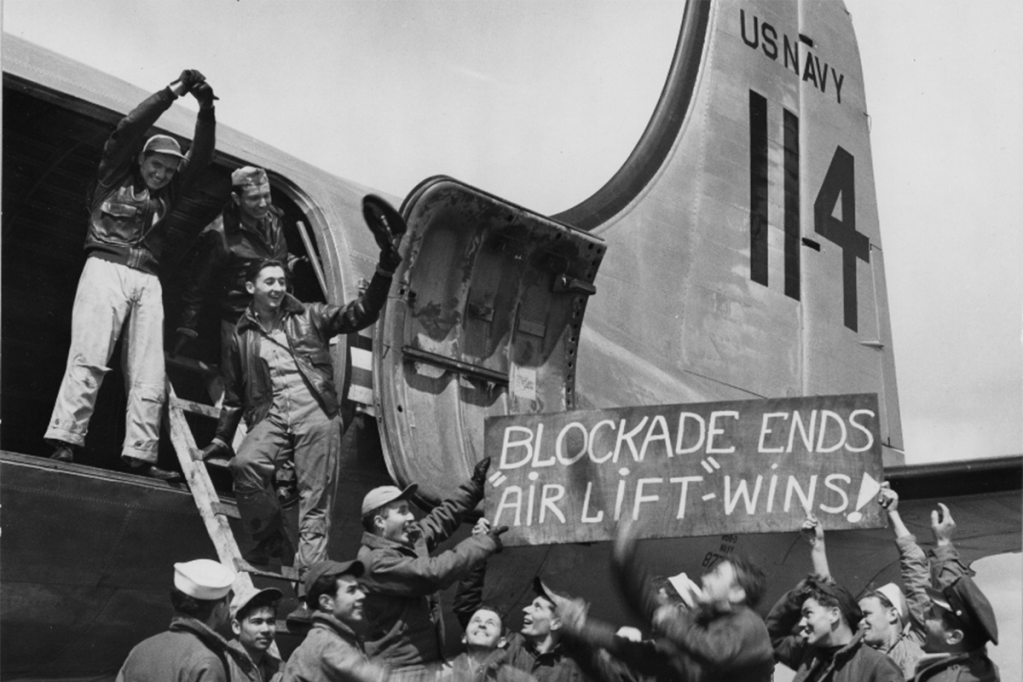 Berlin Blockade ends