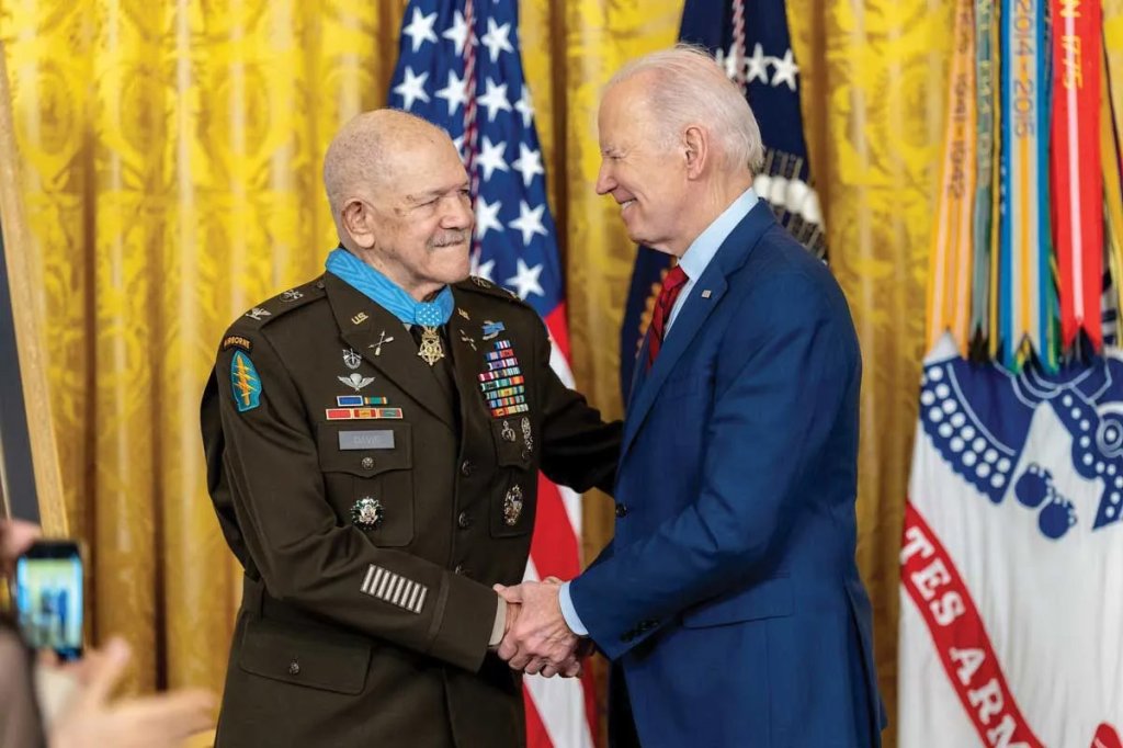Paris Davis Medal of Honor