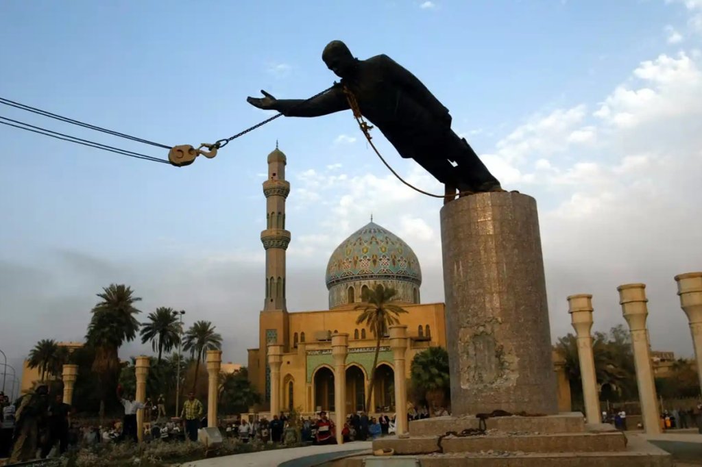Saddam Hussein statue