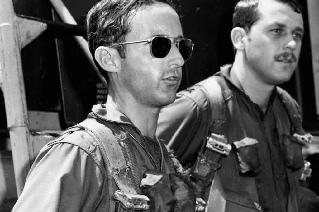 robert lodge medal of honor vietnam war