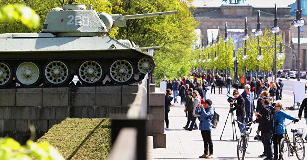 Why one of the largest Soviet war memorials is in Berlin