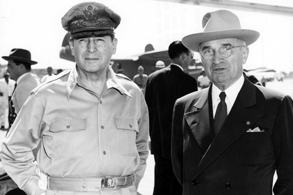 Douglas MacArthur Harry Truman