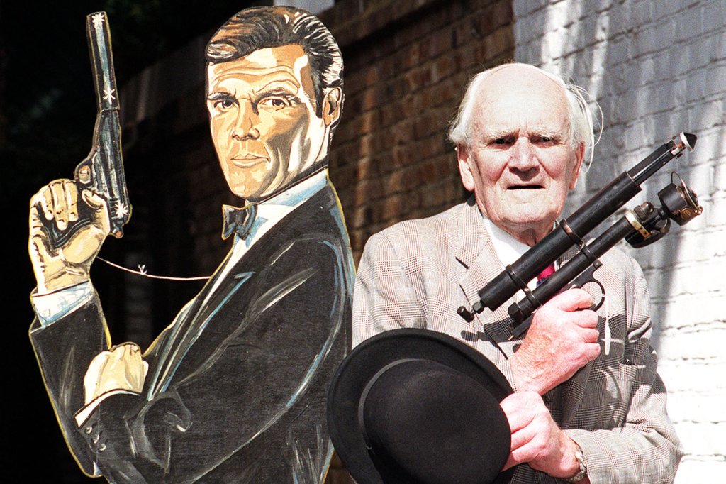 Desmond Llewelyn
