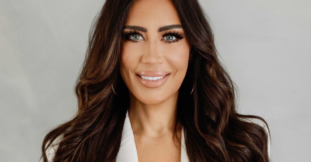 Amber Capone headshot