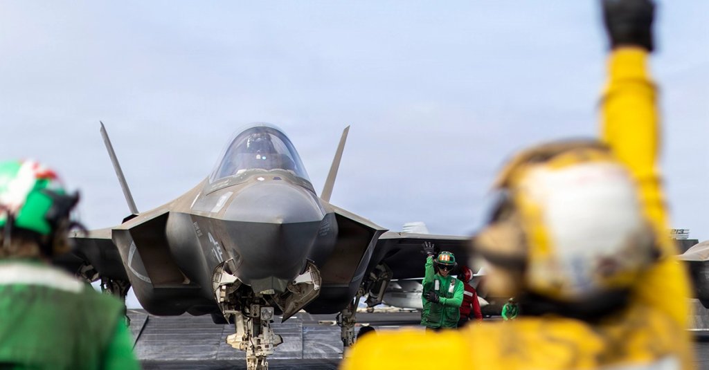 uss abraham lincoln conditions flight deck navy