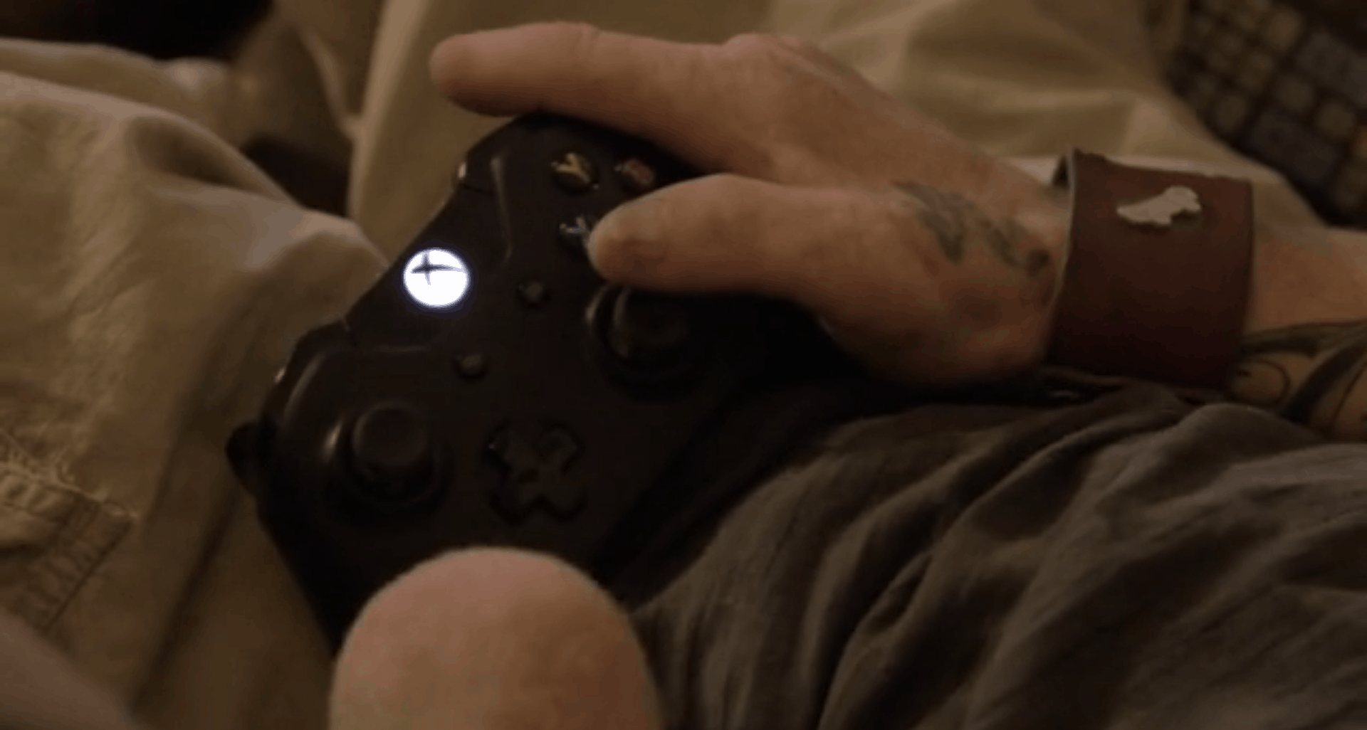 Watch how triple-amputee veteran Bryan Anderson still rocks Xbox