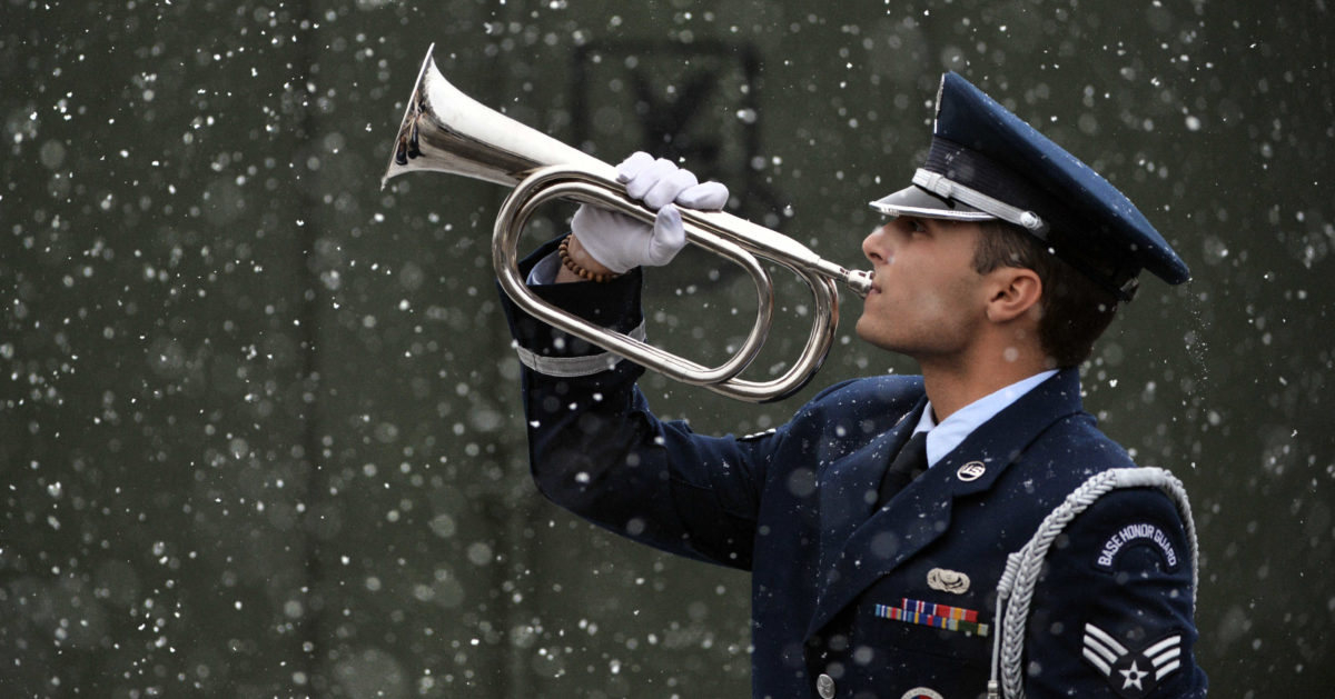 8 Christmas gift ideas for the Air Force