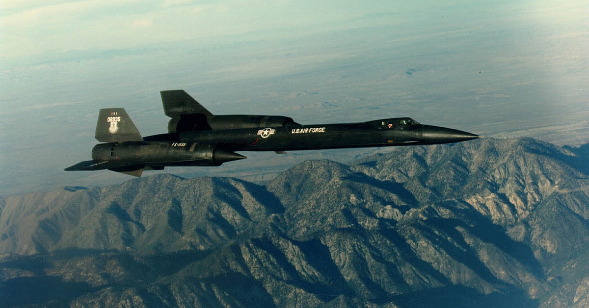 The amazing thing the SR-71 did the day before its retirement