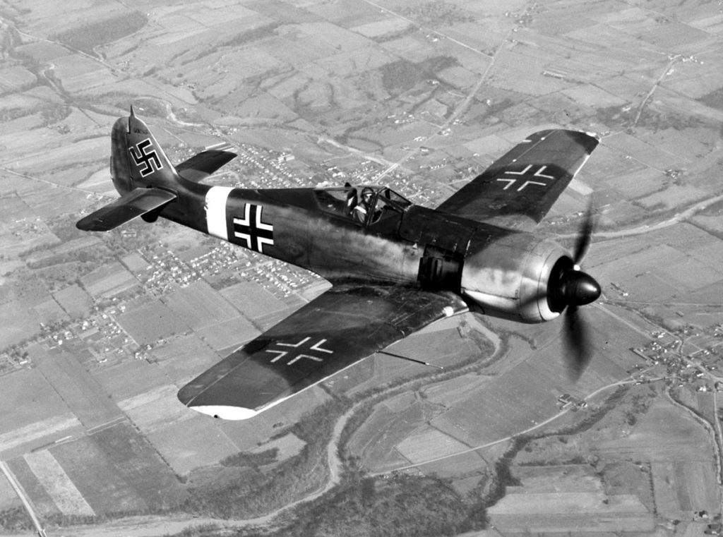洋書 Focke Wulf FW 190: From 1940-1945 71bdjKmUvPL.jpg_BO30,255,255,